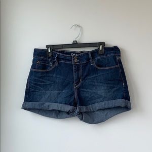 Levi’s Medium Wash Blue Jean Shorts